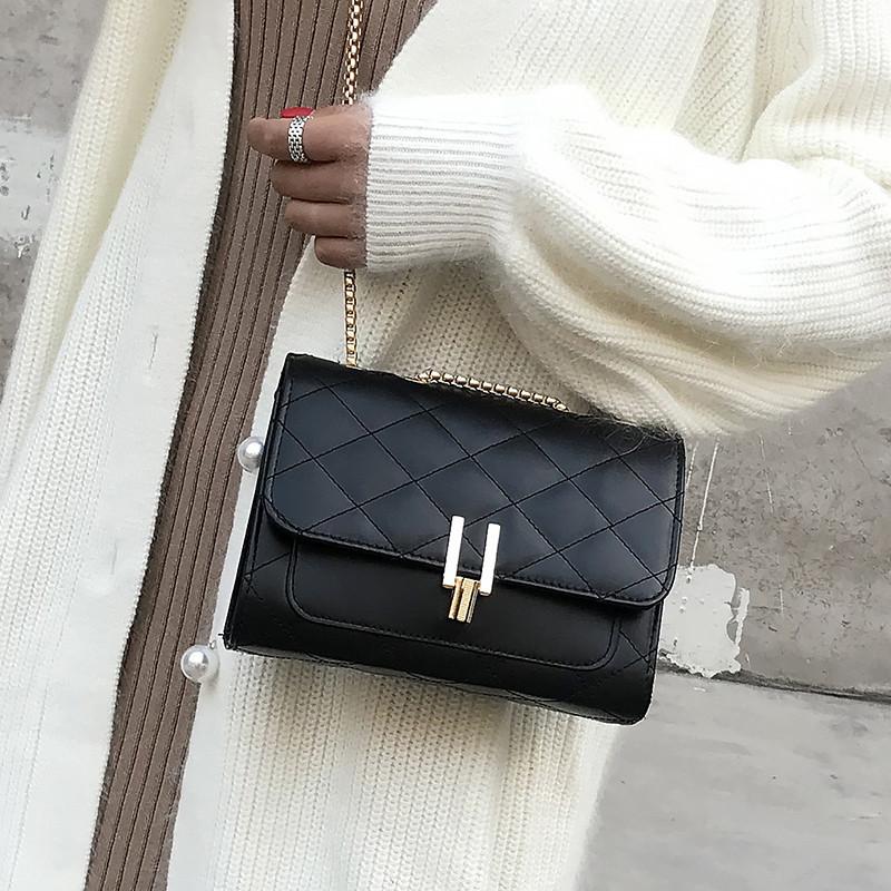 

Diamond Fashion Crossbody Bags for Lady Metal Chain Shoulder Bags Design for Women Large Capacity Lady Luxury Purses Women, Black