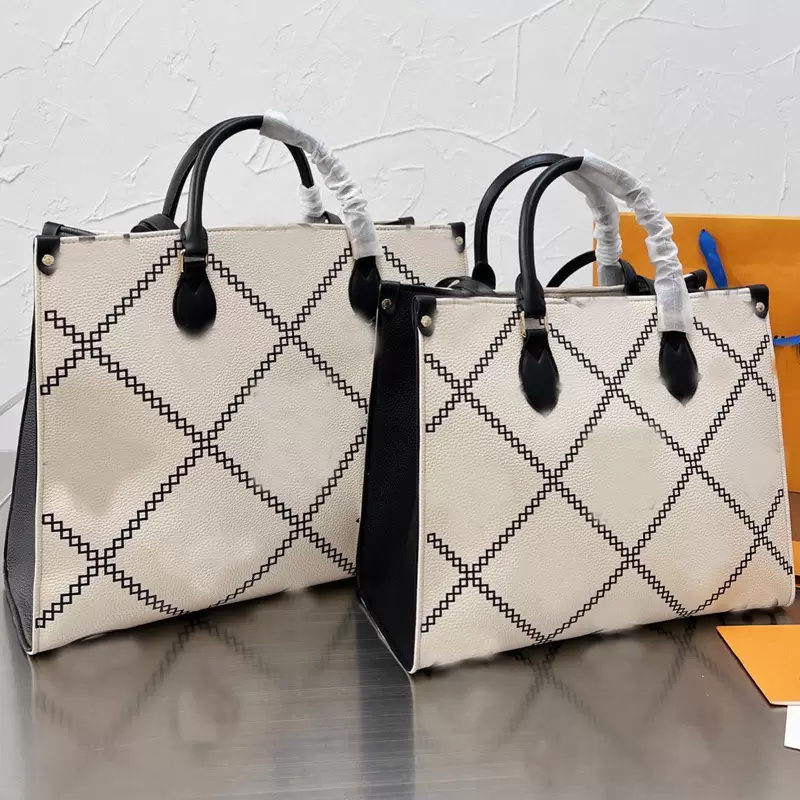 

Tote Bag Large Capacity Shopping Handbag Metis Shoulder Crossbody Bags Classic White Black Letter Poker Design Postmen Purse Bucket Handbags