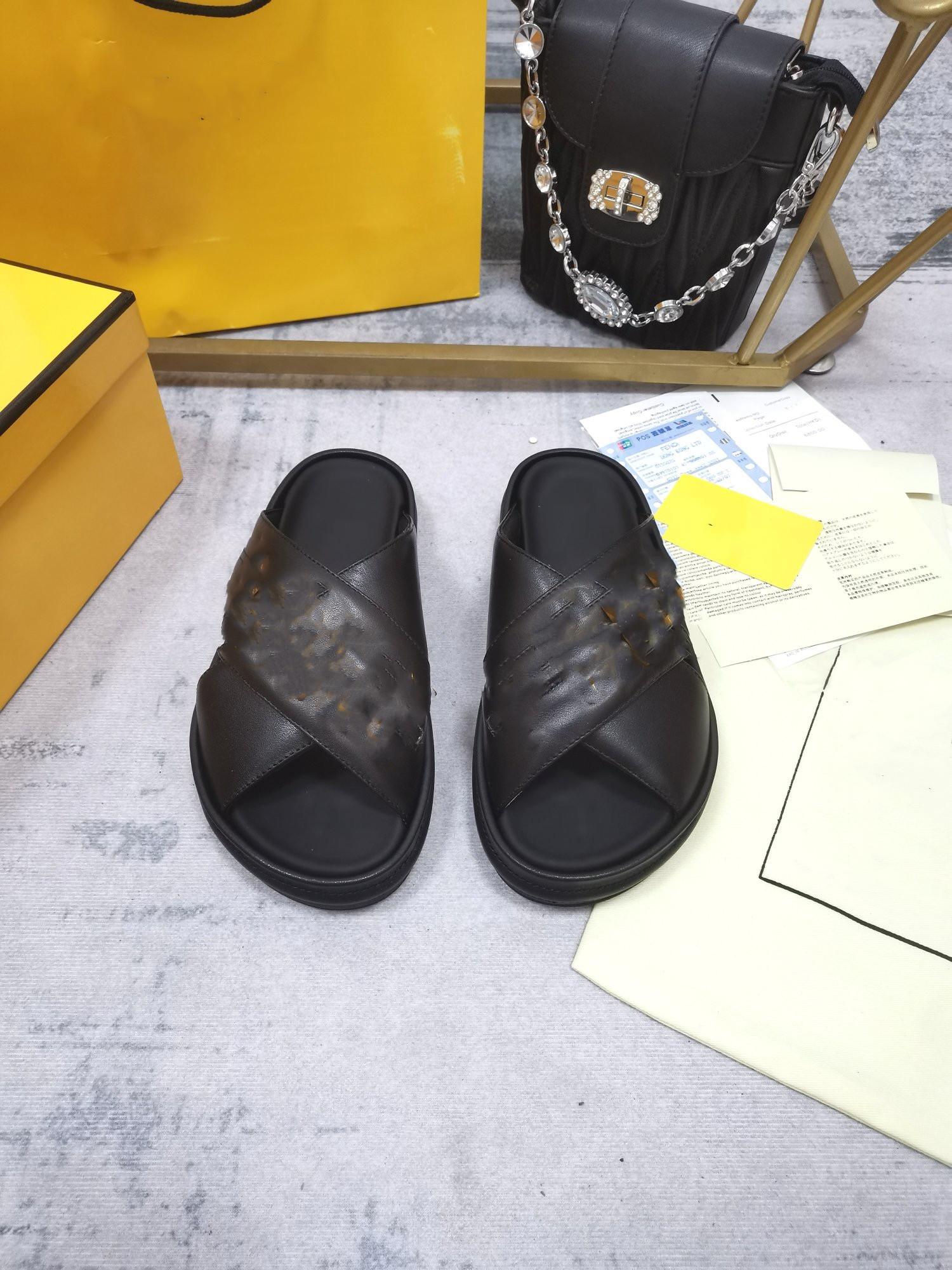 

High Quality Designer Women's Sexy Luxury Slippers Platform Leisure Summer Wide Flat Beach Sandals Size 35-42 With Box, White