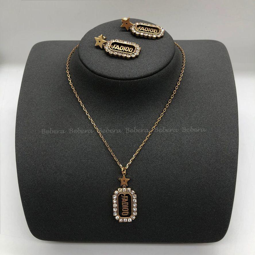 D Famille haute édition Nouveau collier incrusté de Lettre Diamond Lettre Five Five Star Star Pendentif Boucles d'oreilles Collier Collier polyva