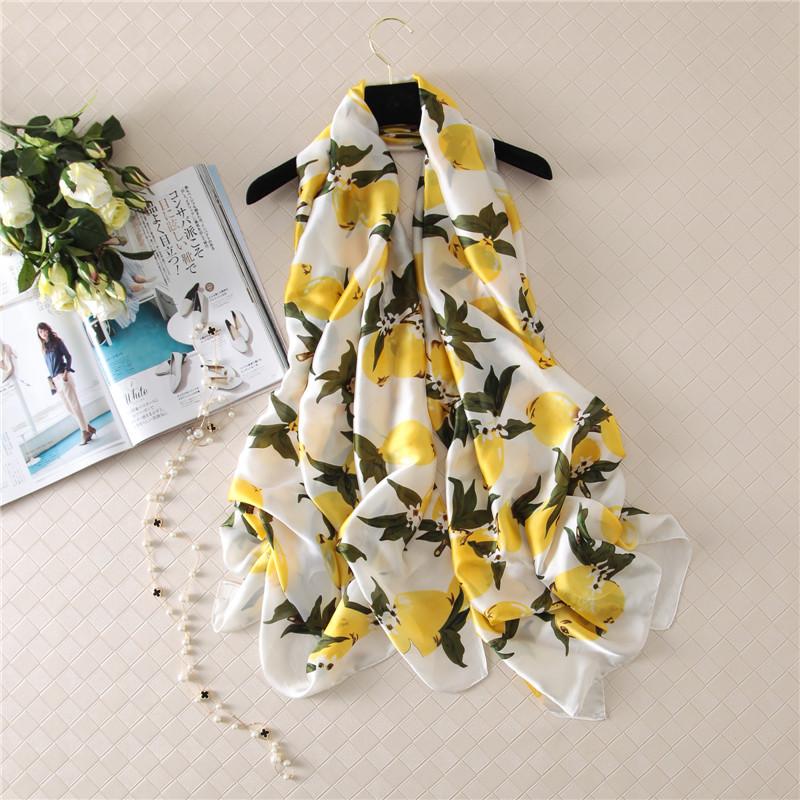 

2020 Nieuwe Vrouwen Sjaal Hot Verkoop Mode Zomer Zijden Sjaal Bloemen Sjaals En Wraps Bandana Vrouwelijke