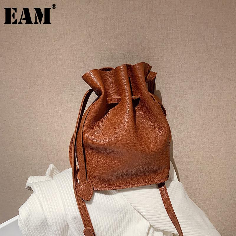 

[EAM] Women New Vintage Drawstring Bucket PU Leather Personality All-match Crossbody Shoulder Bag Fashion Tide 2021 18A1104, Black