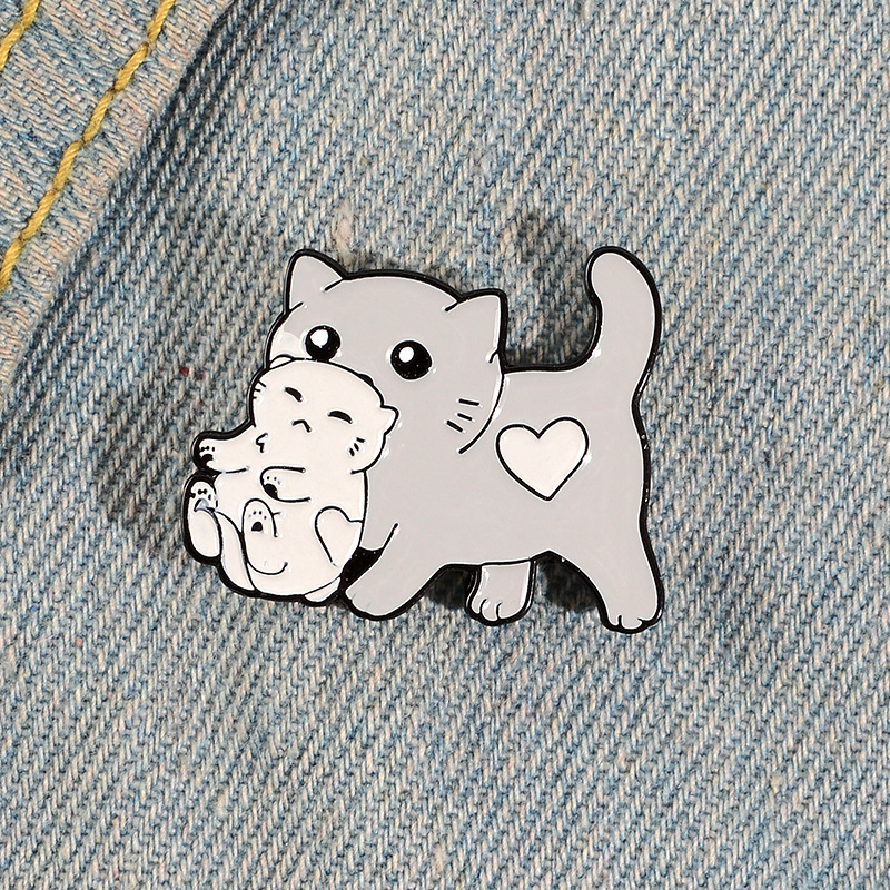 

Cartoon Cat Mother Carrying Baby Cat Enamel Pins Cute Brooches For Love Heart Animal Enamel Pin Jewelry Gift For Kid Accessories Cute Kitty, As picture