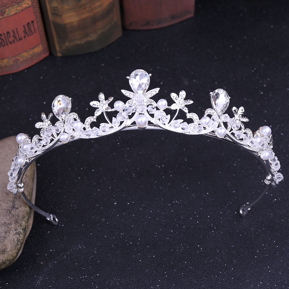 

2021 new Vintage Baroque Bridal Tiaras Accessories Prom Headwear Stunning Sheer Crystals Wedding Tiaras And Crowns 1917