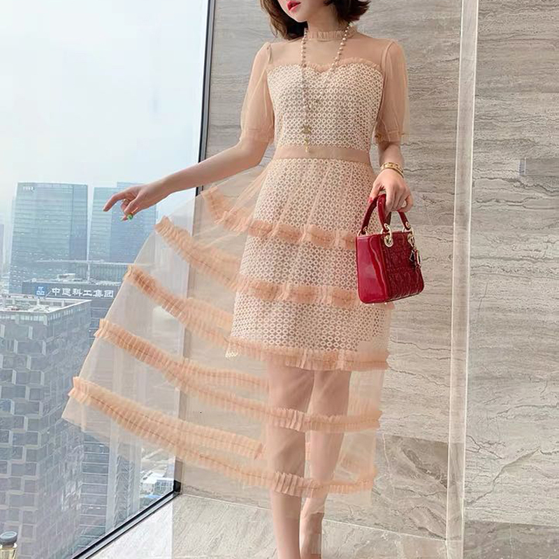 

Vintage Embroidered Sexy Tulle Short Sleeve Party Elegant Temperament Mid-length Women Wear High Quality Qfgw, Pink.