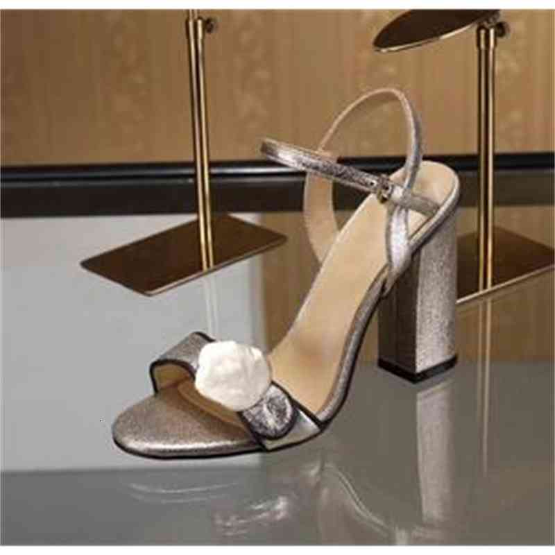

Sandals luxurious Classic Lady Summer Designer's Brand Metal buckle Leather sexy high-heeled women's shoes F2GE, Red