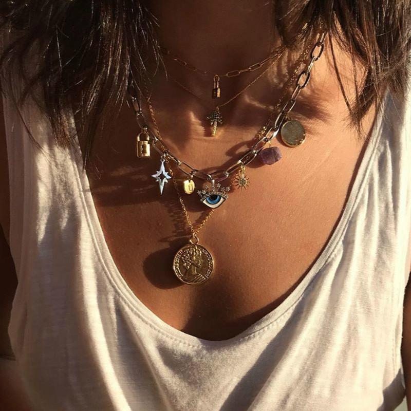 

Pendant Necklaces Alloy Eye Sequin Coin Pendants For Women Gold Color Short Layered Necklace Female Clavicle Chain 2021 Fashion Jewelry