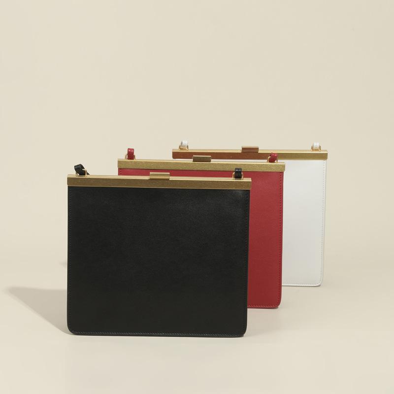 

2021 new retro metal buckle leather female bag shoulder diagonal bag business briefcase portable square clip, Black