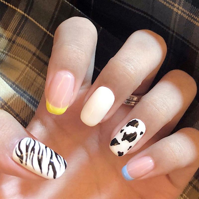 

24pcs artificial nails with glue Cow pattern and cat pattern removable wear finished product Manicure patch False nails Patch TY, As