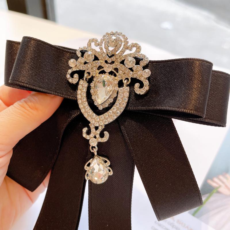 

Neck Ties Bow Tie Brooches For Woman Fashion Korean British College Style Shirt Suit Accessories Handmade Rhinestone Bowtie Female Jewelry