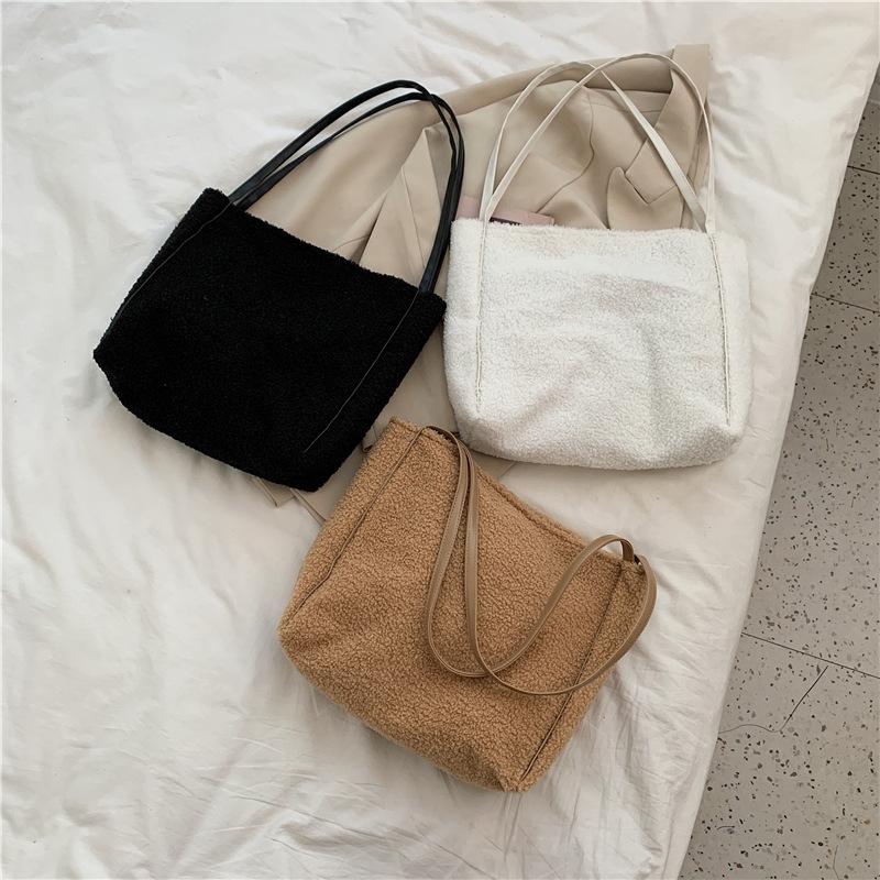 

New plush fashion women's bag, large capacity shopping bag, trendy one shoulder slant span bag, Black