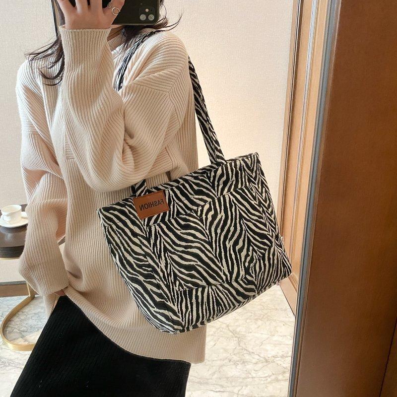 

Women Shoulder Bags 2021 New Fashion Large-Capacity Handbags Female's Plaid Vintage Shopping And Travel Casual Totes Bags, Black