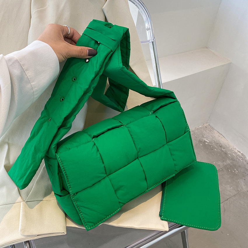 

HBP Autumn and winter cotton bags 2022 popular models rhombus woven women's bags fashion trendy cool one-shoulder messenger bag, Green