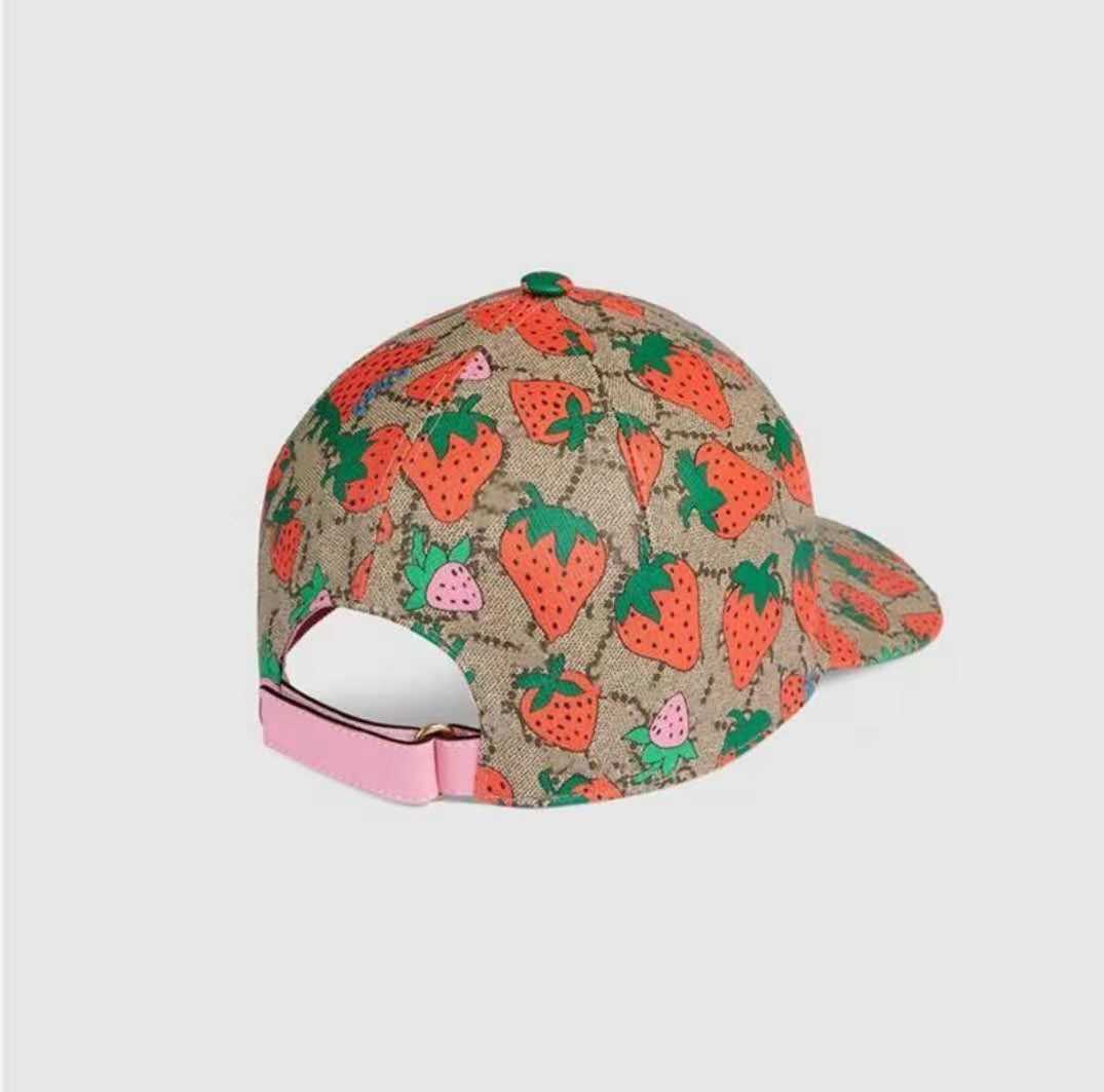 

Classic Letter Strawberry print baseball cap Women Famous Cotton Adjustable Skull Sport Golf Ball caps Curved high quality cactus Sun hat, Black;white