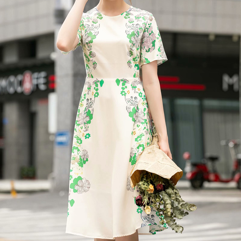 

Runway with Short Sleeves, Medium Length and Pattern of Elegant Flowers Retro Temperament Fair for Women Spring/summer High Lyba, Multiple