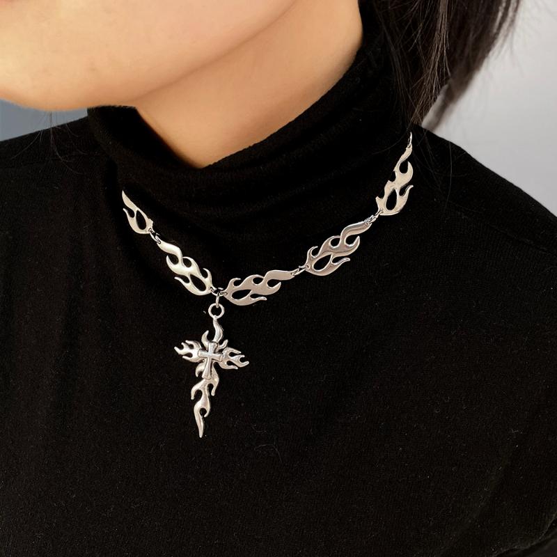 

Punk Flame Necklaces Clavicle Hip Hop Flame Rock Chain Choker Cross Pendant Necklace Collar Metal Lady Girl Fashion Jewelry