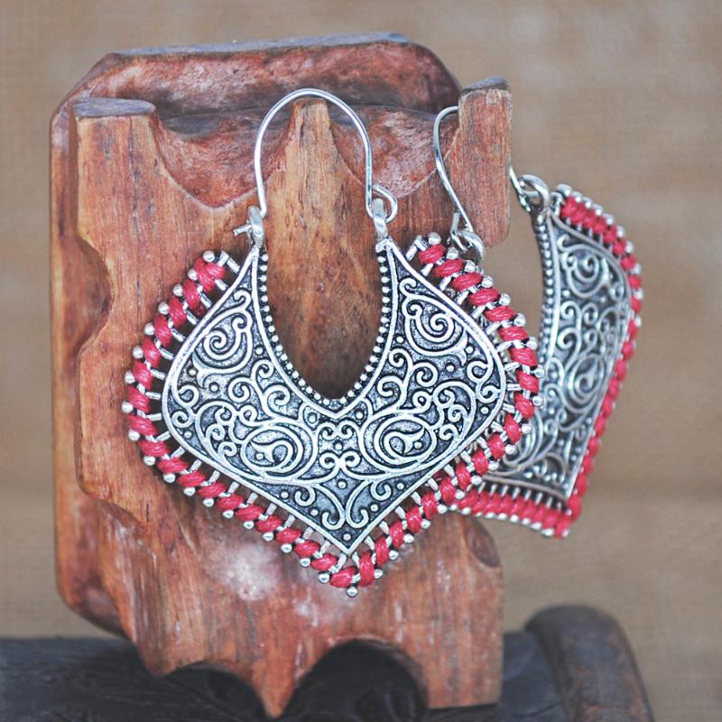

Vintage Ethnic Drop Earrings Red Blue Black White Color Hand Thread Carving Heart Earrings Boho Fashion Jewelry Women Gifts