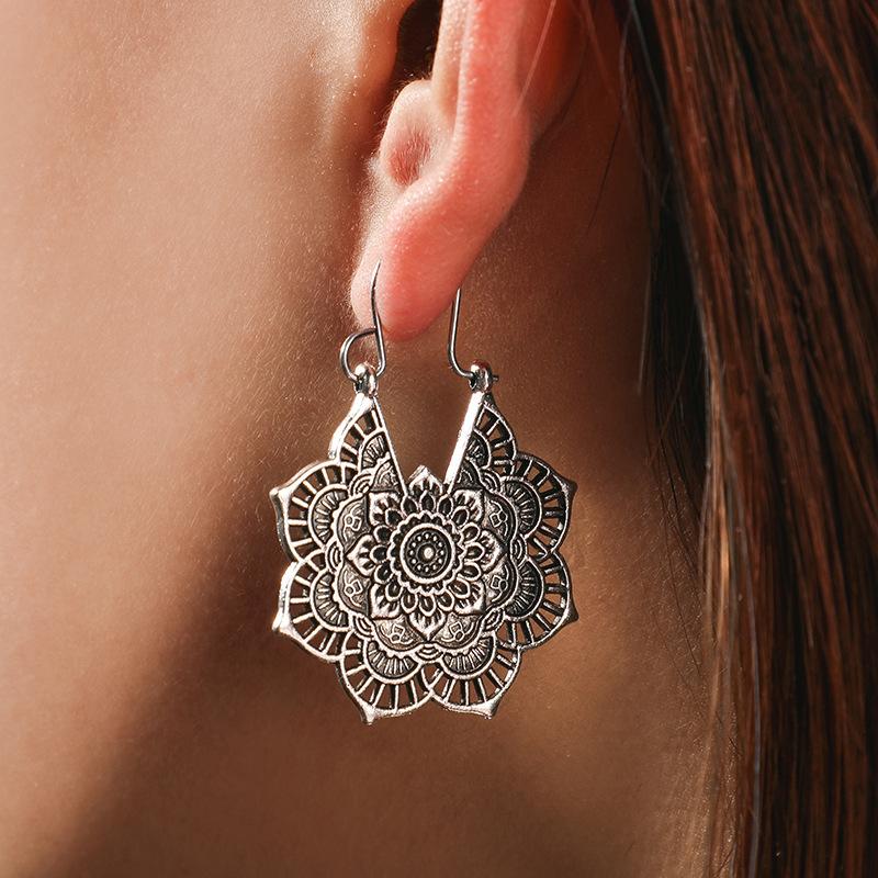 

2020 New vintage drop flower earrings for women,ethnic Bohemian carved earrings jewelry at ins popular