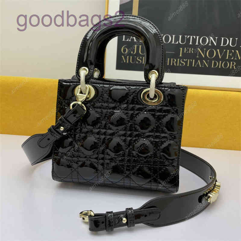 

Luxury D bag Ladies Bag Classic Fashion luxury Designer handbags 5A TOP Quality Genuine Leather Lady Shoulder Bags Shopping purse hanger wal yyds, Red bright skin