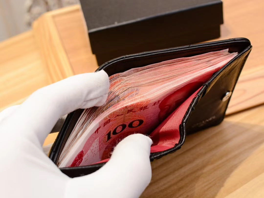 

Classic womens wallet Designer Wallets Ladies bag Short style Pouch Card holder slot purse real leather black color top quilted soft, Red;black