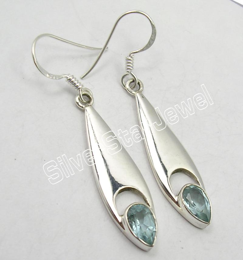 

Chanti International WHITE CUBIC ZIRCONIA FRENCH WIRE LONG CUTE Earrings 4.9 CM