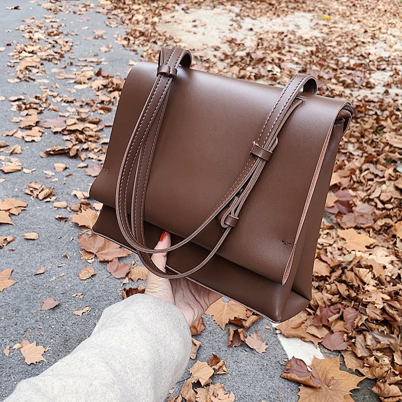 

Fashion Shoulder Bag for Women 2021 Autumn New Designer Soft PU Leather Crossbody Bags Solid Color Retro Large-Capacity Bag, Black