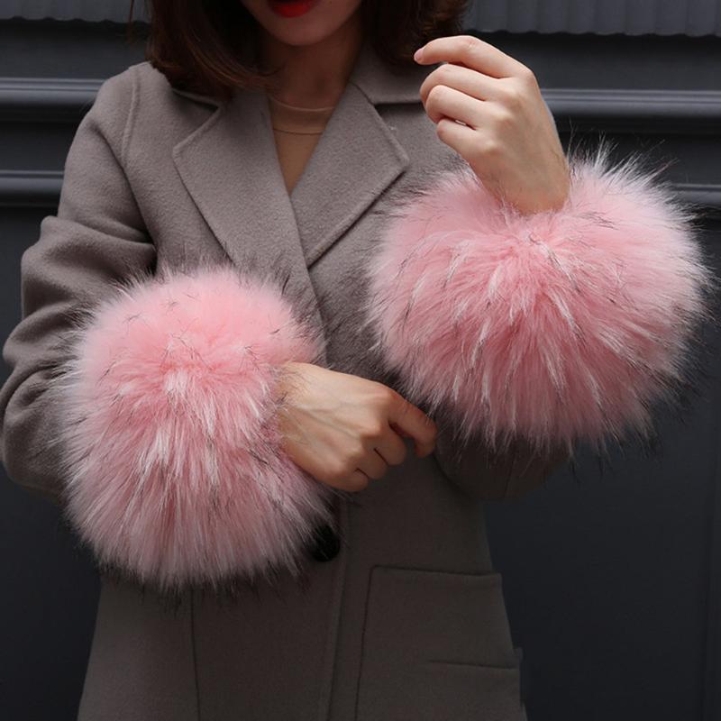 

Faux Fur Plush Cuff Windproof Oversleeve Wrist Winter Warmer-Wristband