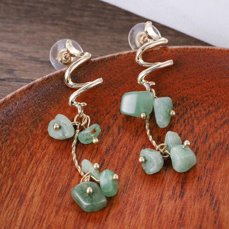 

Stud Elegant Temperament Forest Small Fresh Green Hollow Pattern Earrings Simple Personality Student Female