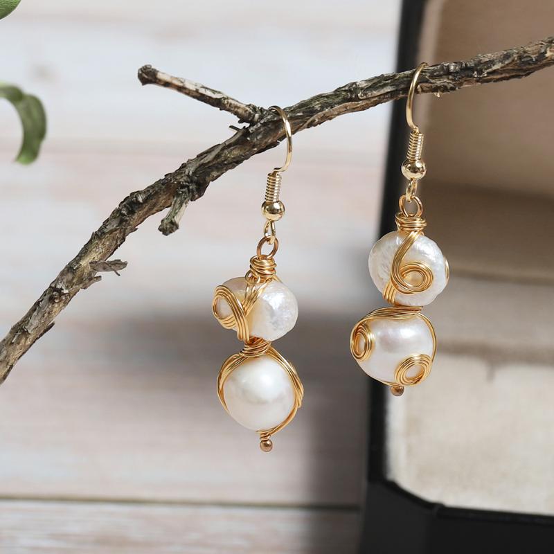 

2021 New Fashion Chinese Style Natural Pearl Gold Plated Long Women's Exquisite Jewelry Earrings