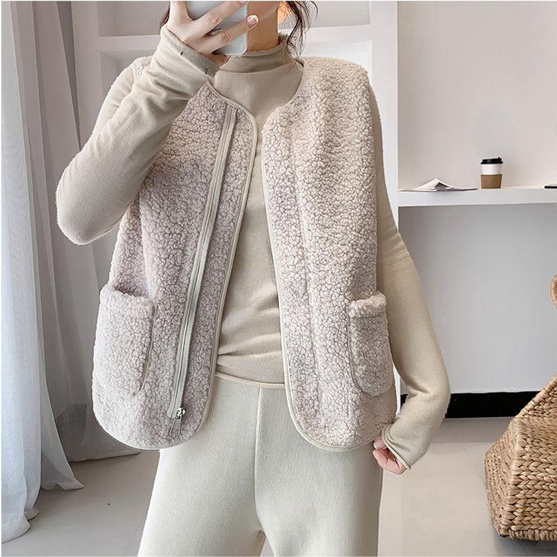 

Autumn Winter Vest Women Sleeveless Coat Faux Lamb Fur Warm Jackets Korea Casual Solid Color O Neck Pocket Zipper Waistcoat 2021, Beige