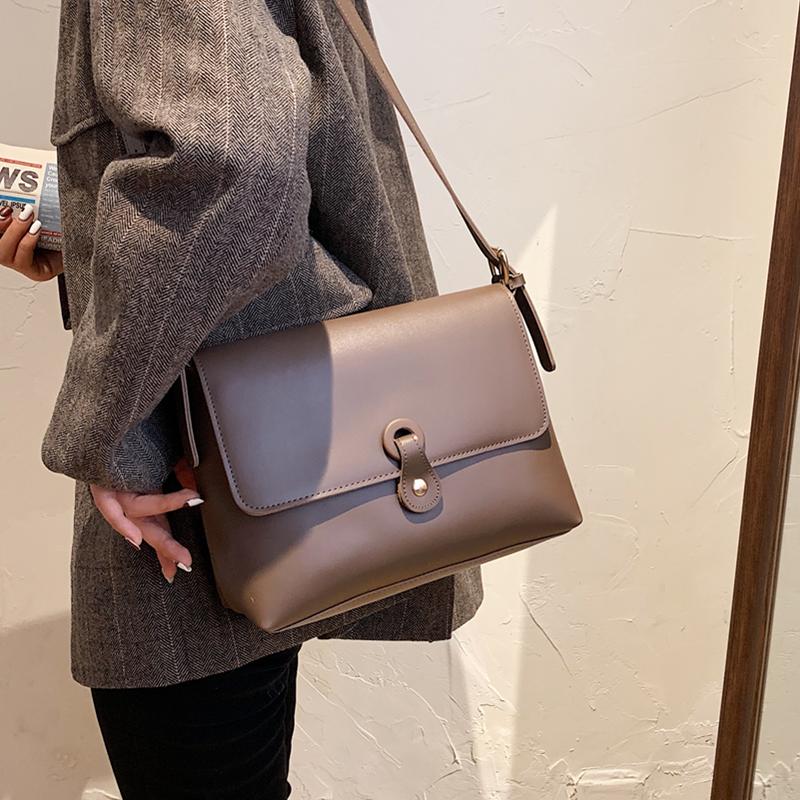 

Luxury Soft Leather Shoulder Bags for Women Brand Designer Solid Color Bag Messenger Handbag Female Hot Small Flap Crossbody Bag, Black