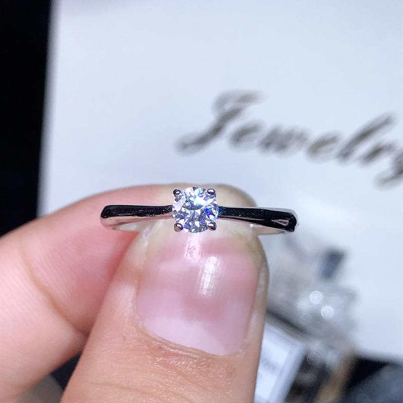 

moissanite,0.3 s Super hot selling, comparable to diamonds, exquisite craftsmanship