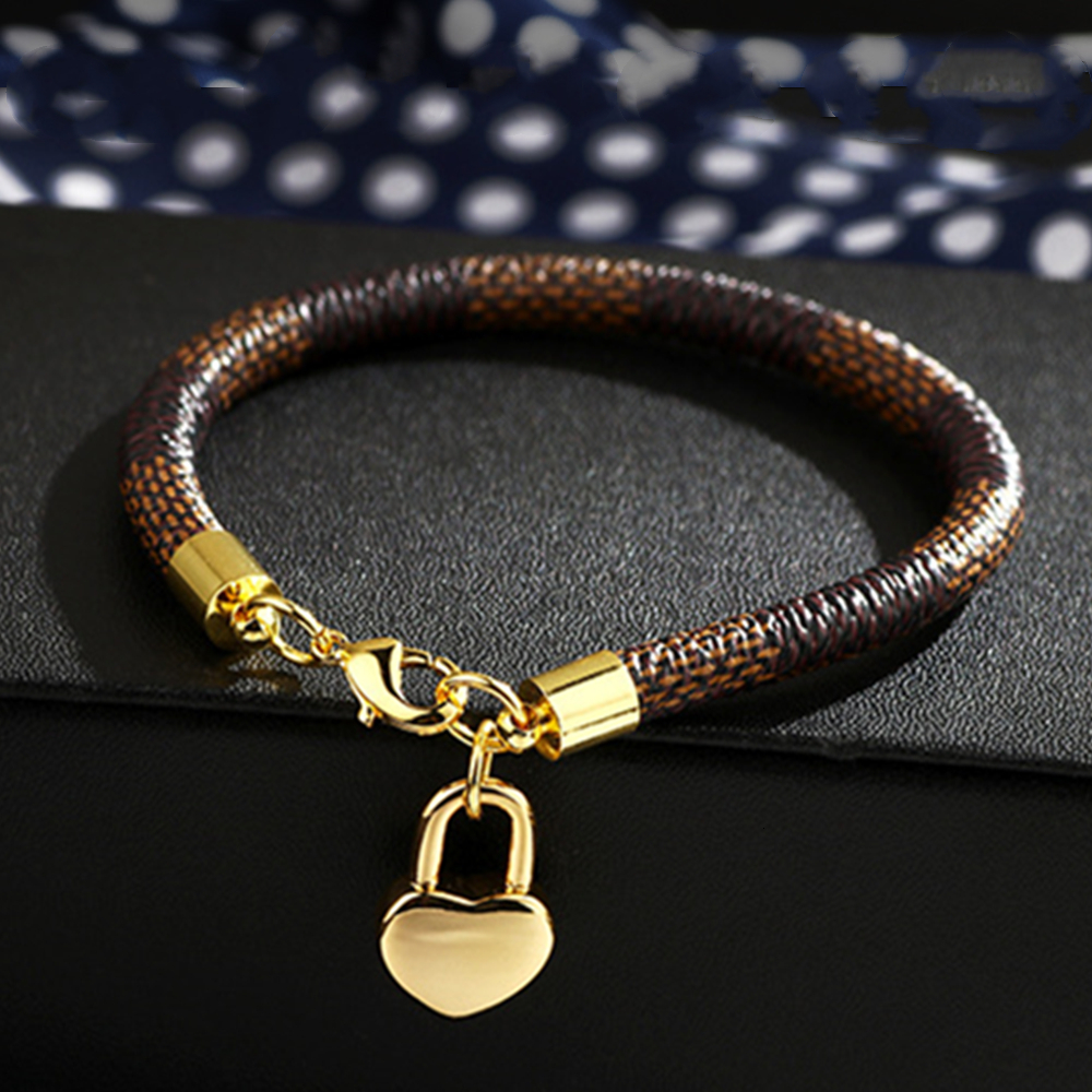 

Fashion Leather Simple All-match Ol for Women Femme New Hand Cuff Bag Love Pendant Bracelet Jewelry, Black