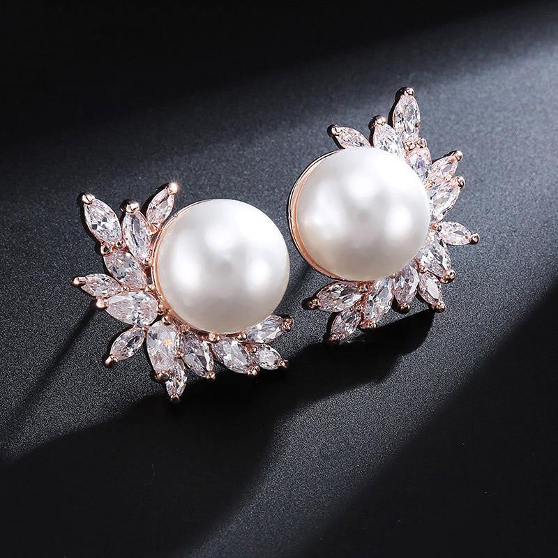 

Classic Big Round Simulated Pearl Stud Earrings for Women Shinny Zirconia Crystal Bridal Wedding Party Fashion Jewelry CE0099E