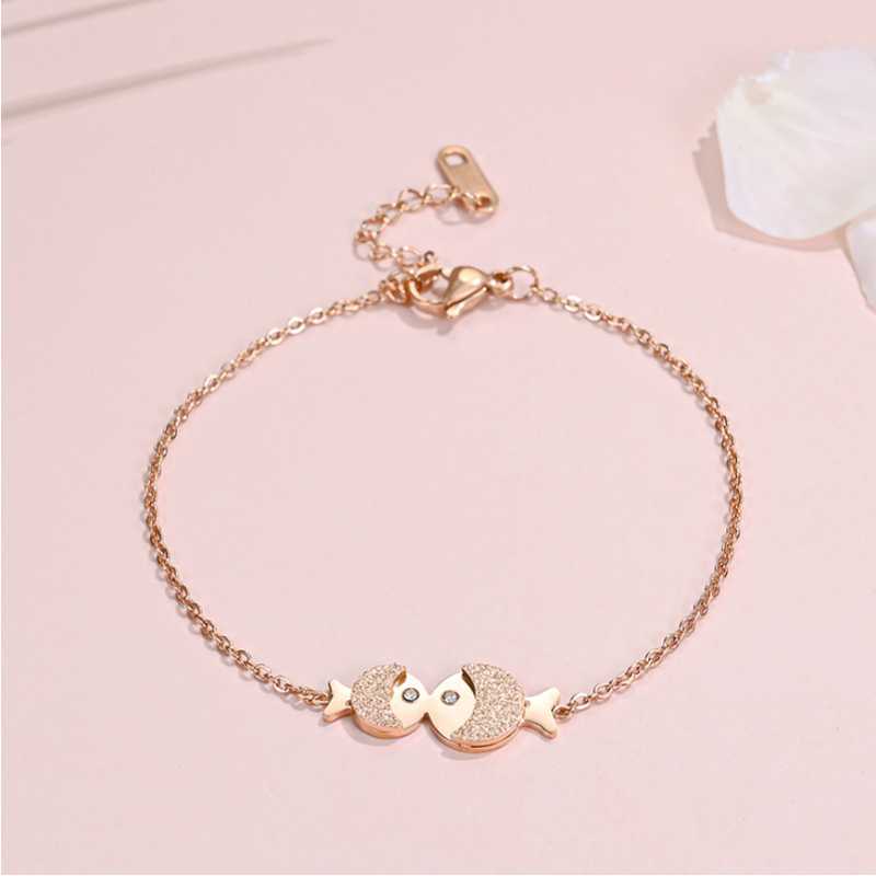 

316L Stainless Steel Fashion Fine Jewelry Rose Gold Color Amiable Matte Pair of Mouth Kiss Fish Charms Chain Bracelet For Women