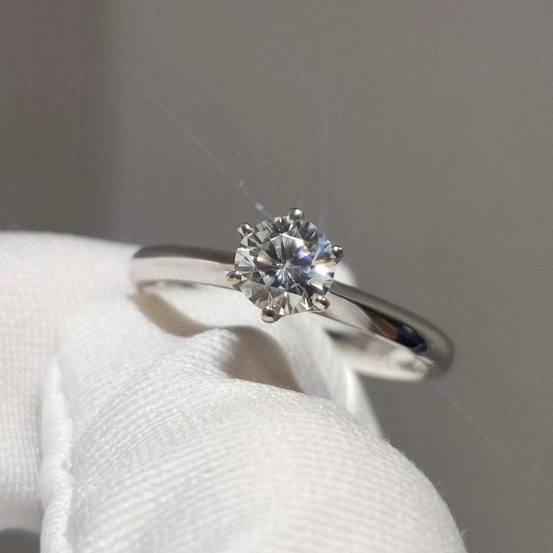 

Classic 9K White Gold Ring 5mm 0.5ct round excellent cut Moissanite Ring jewelry Wedding Party Engagement Anniversary