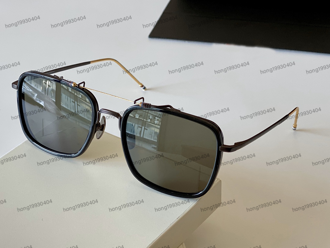 

New style Sunglasses Square solar optical synchronization Wire drawing design of metal cladding frame beam Resin anti blue lens