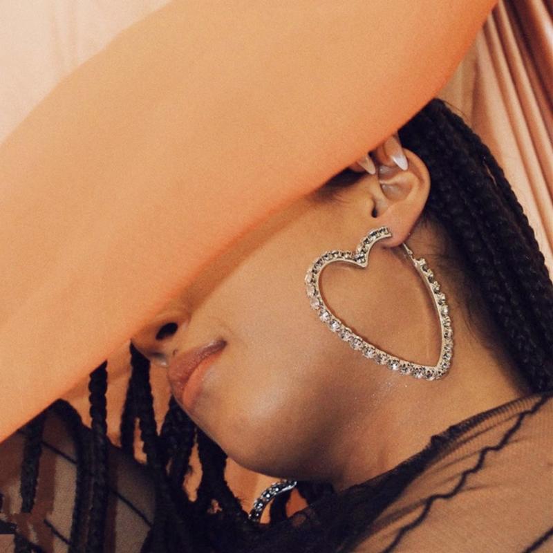 

New Design Women Fashion Shiny Glass Crystal Gems Heart Hoop Earrings Jewelry Maxi Girls' Statement Earrings Accessories