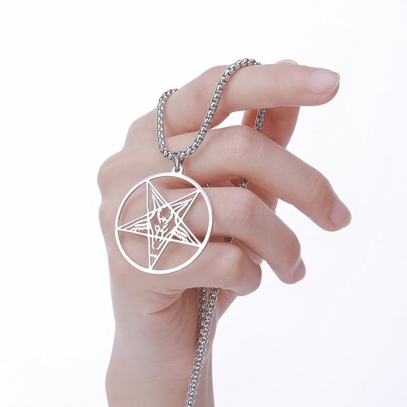 

VCU Punk Style Stainless Steel Geometric Round Five-pointed Star Simple Hollow Necklace Hole Head Halloween Gift