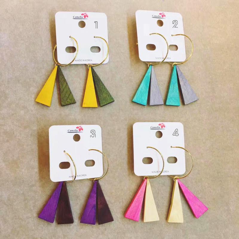 

Hoop & Huggie 8Seasons Fashion Women Ear Chain Triangle Contrast Color Wooden Pendants Gold Vintage Jewelry Accessory For Girl,1Pair