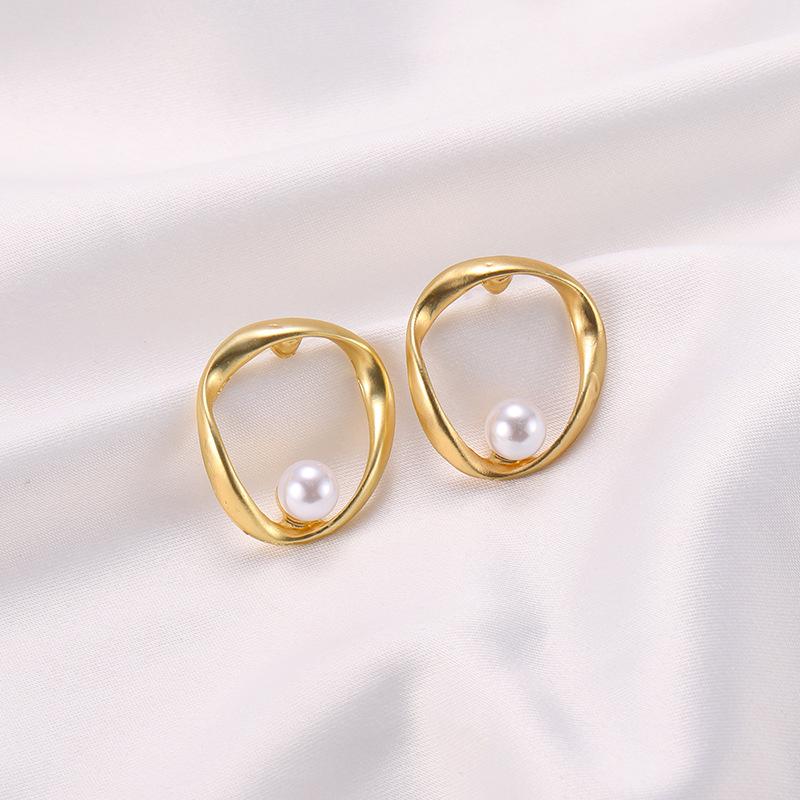 

2021 new fashion matte beads unusual earrings female simple temperament ins irregular ear nails jewelry gifts wholesale