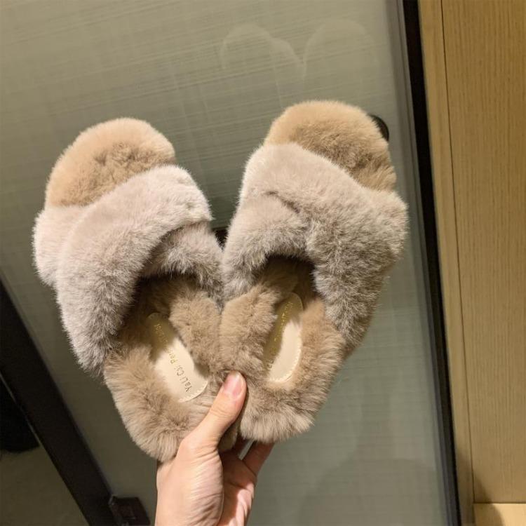 

Female Shoes Plush Slippers For Adults Loafers Platform Low Rubber Flip Flops Luxury Slides 2020 Fur Flat Hawaiian Designer