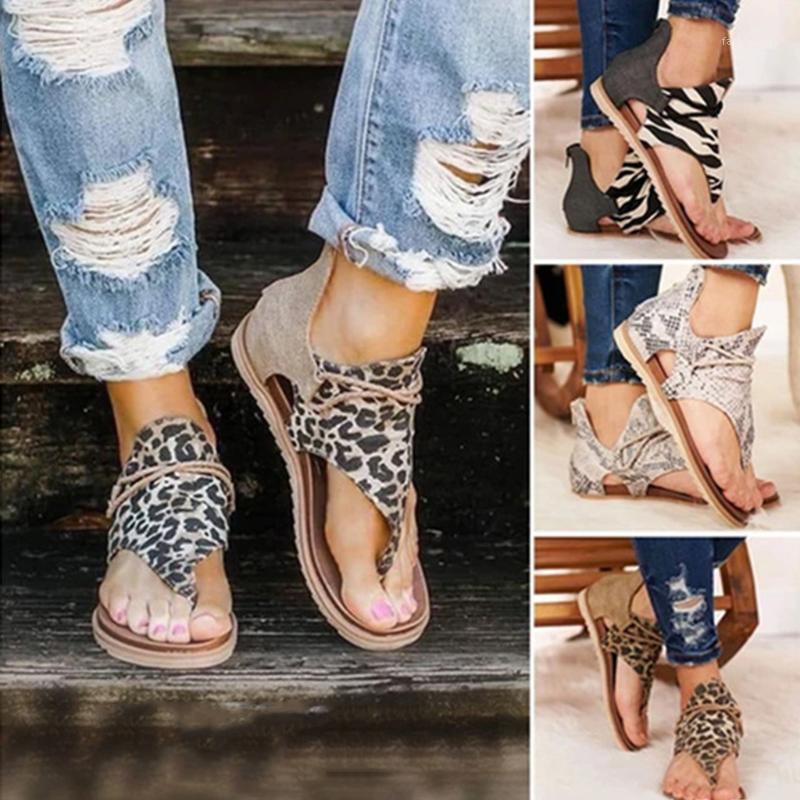 

Women Sandals Leopard Retro Flat Slippers Casual Low Heel Flip Flops Back Zipper Outdoor Stroll Shoes1, Snakeskin print 41