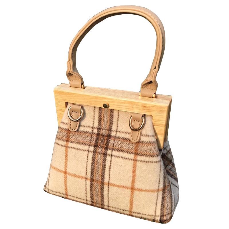 

Niche Design Bag Retro Wooden Checkered Bag Leopard Fur Shoulder Messenger Wooden Clip Handbag, Plaid
