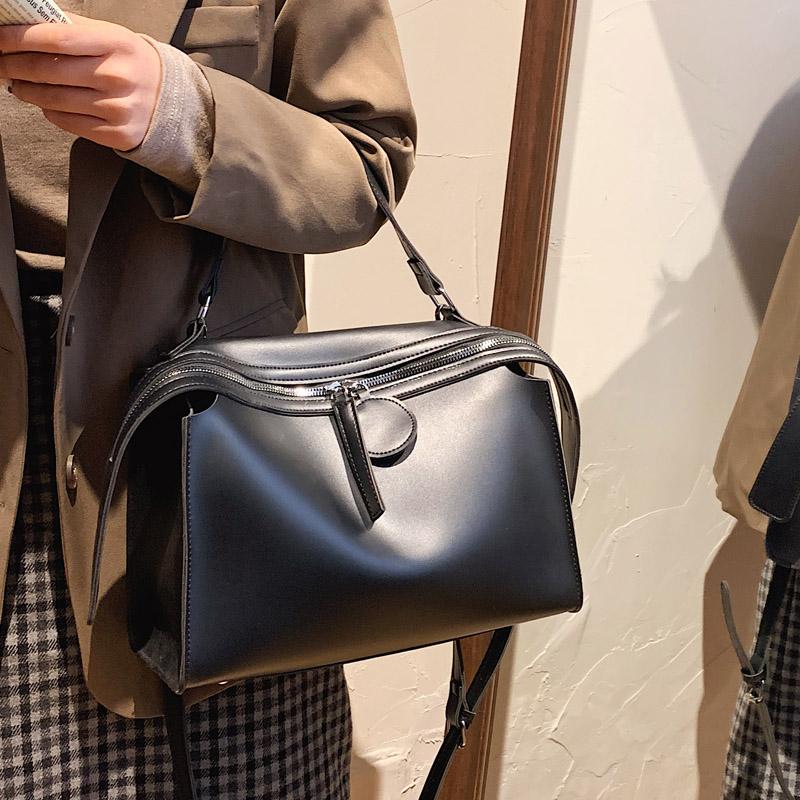 

Vintage Large Capacity Tote Women Shoulder Bags Designer Handbags Luxury Pu Leather Lady Crossbody Bag Big Female Purses 2021, Beige