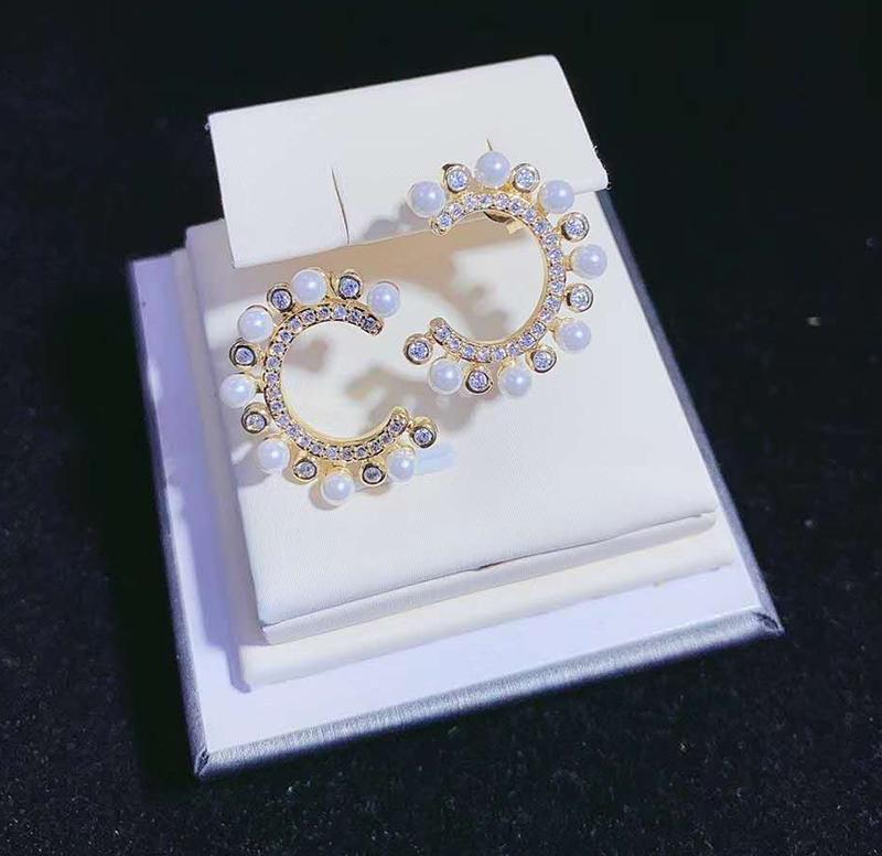 

2pcs Women's White Pearl With CZ Gold Plated C shape studs earrings