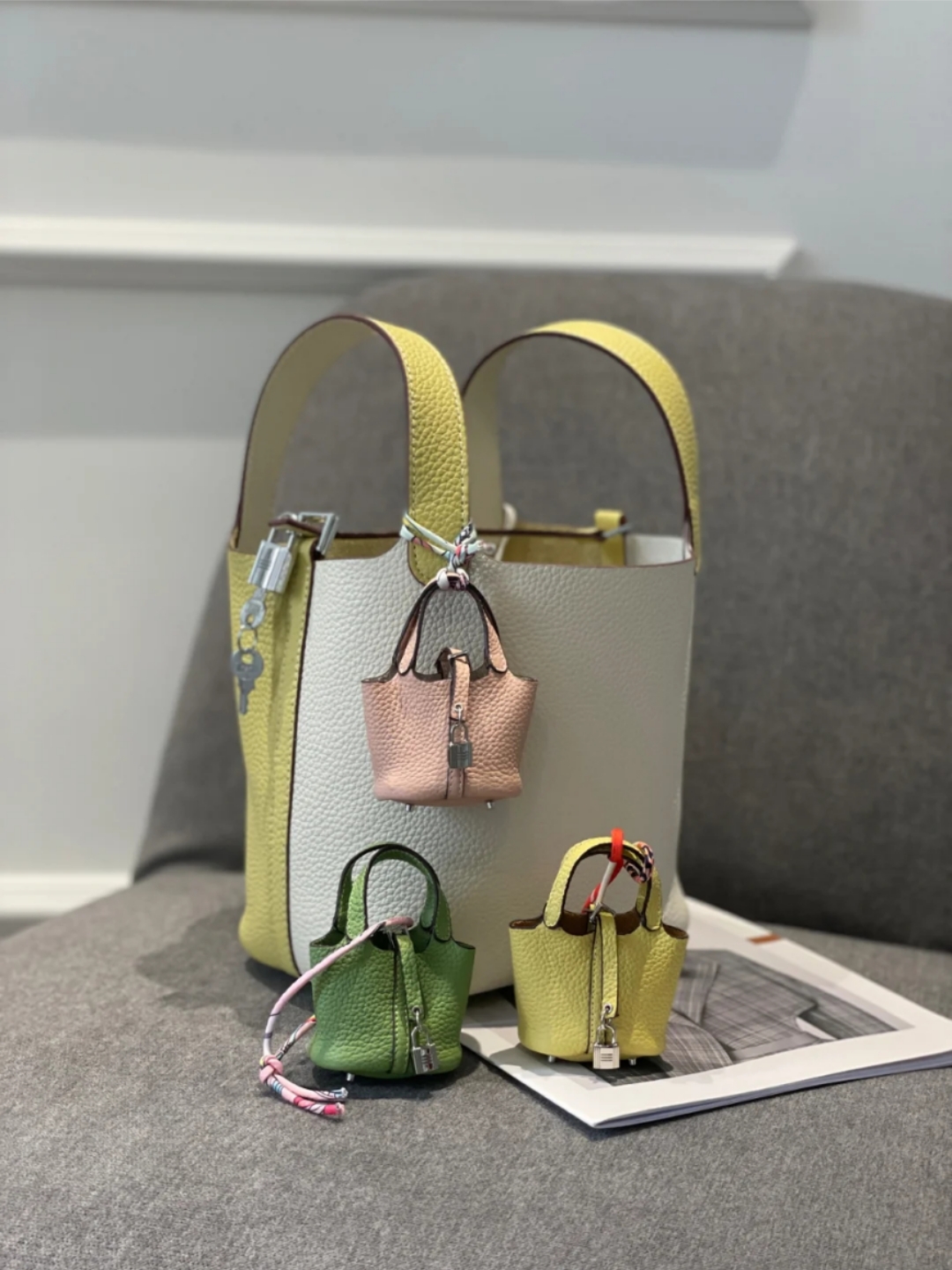 

Designer kids handbags baby shoulder bags airpods case cute decorations party present handbag model gift souvenir girls cross body bag Barbie doll keyring HBP, Extra shipping(not for sale)