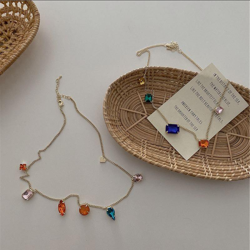 

Retro Colorful Rhinestone Necklace Clavicle Chain Korean Shiny Waterdrop Transparent Crystal Pendant for Women Aesthetic jewelry