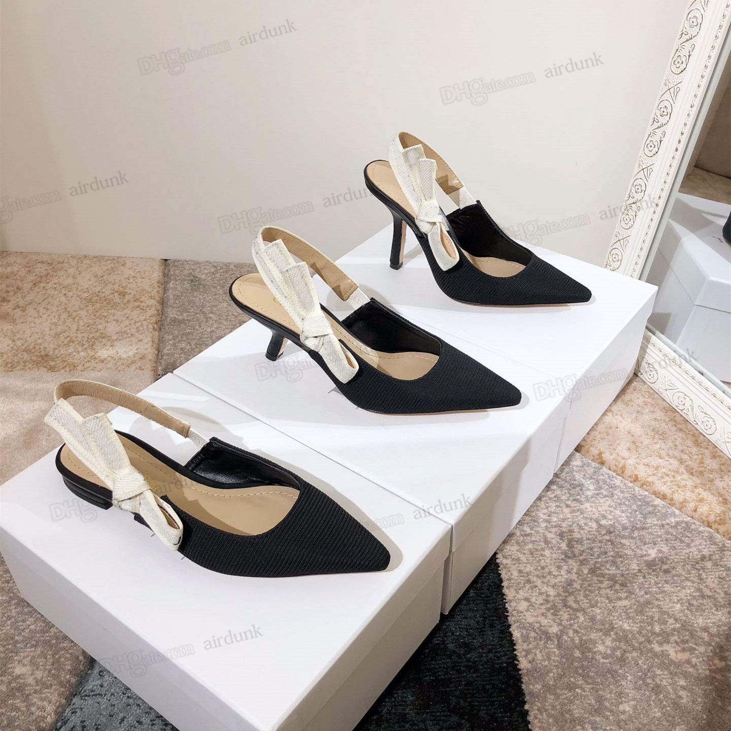 

Classic Designer Heels Women Dress Shoes Embroidered ribbons embellished flat bows Top quality sandals heel Fabric of science and technology Sandal With Box, I need look other product