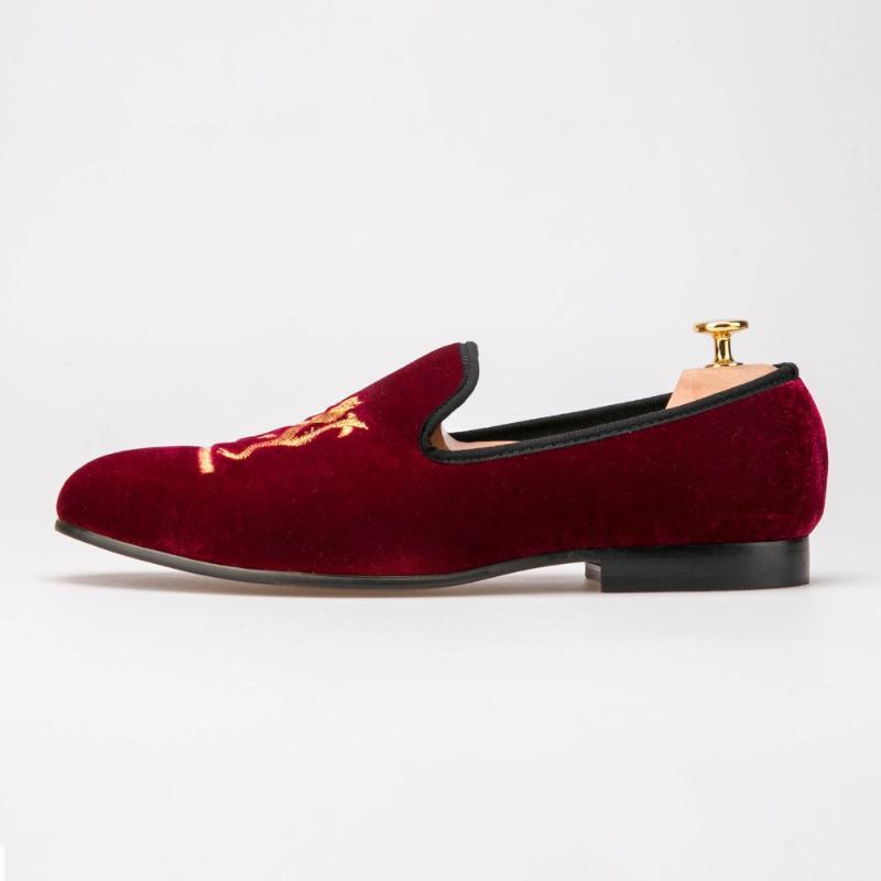 

Delicate rust electric lion velvet European version of men's shoes sapato social masculino wedding shoes1, Black
